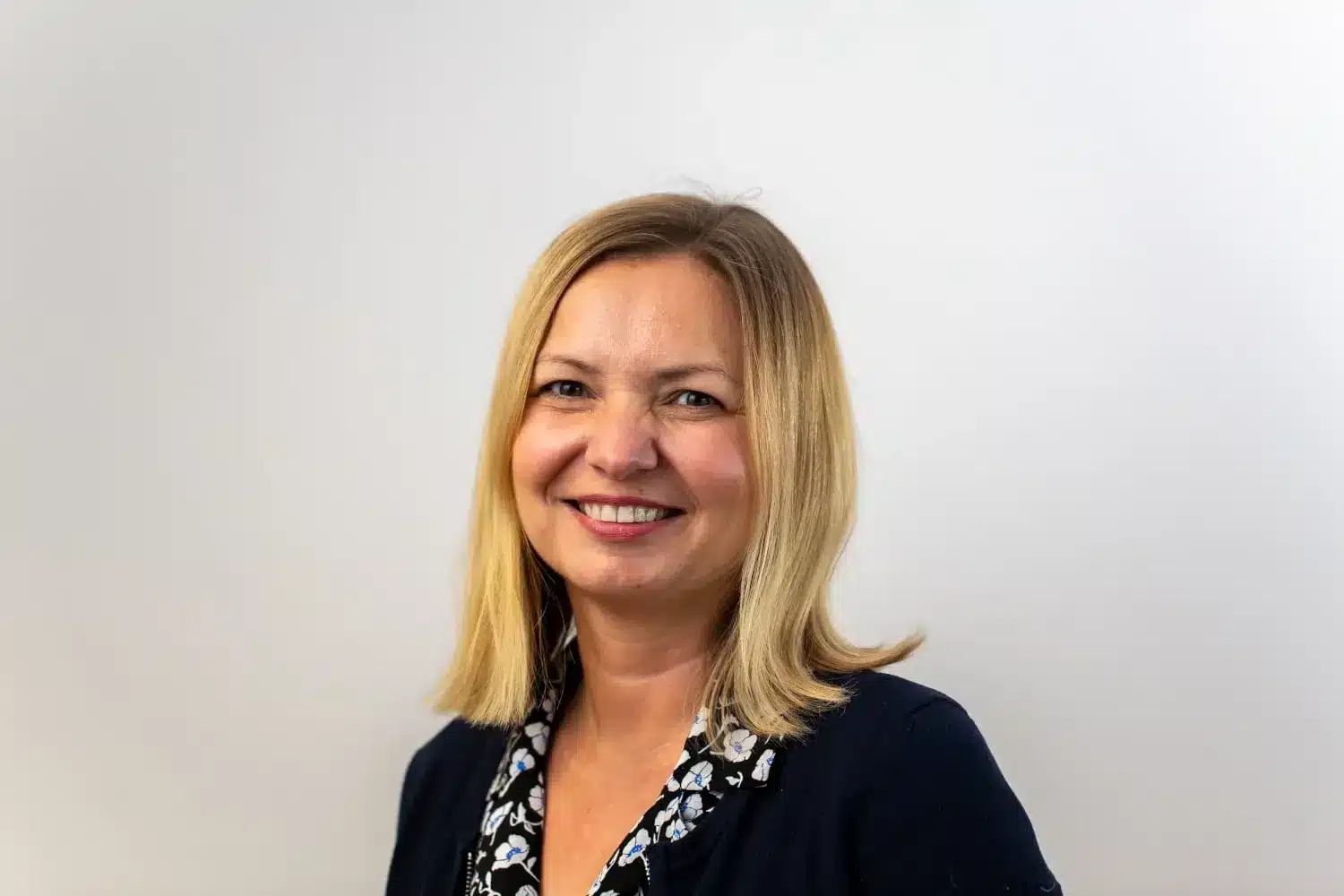 Dr. Justine Suchanek